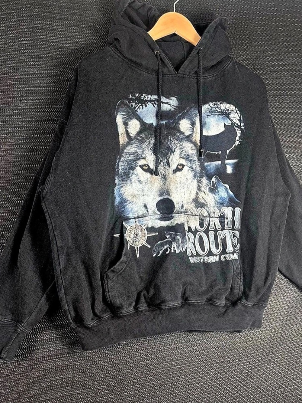 Vintage Wolf Graphic Hoodie XL Black